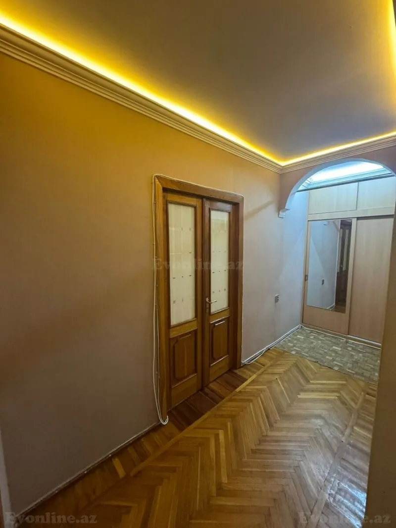 Satılır 4 otaqlı Mənzil Köhnə tikili 110 m² Memar Əcəmi m. - şəkil 12