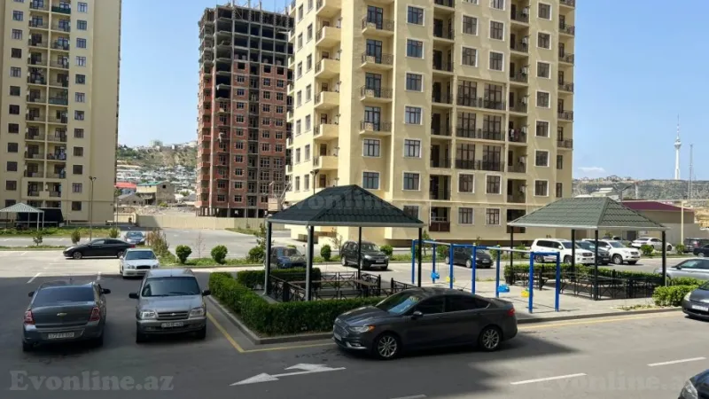 Kirayə verilir 3 otaqlı Mənzil Yeni tikili 130 m² Bayıl