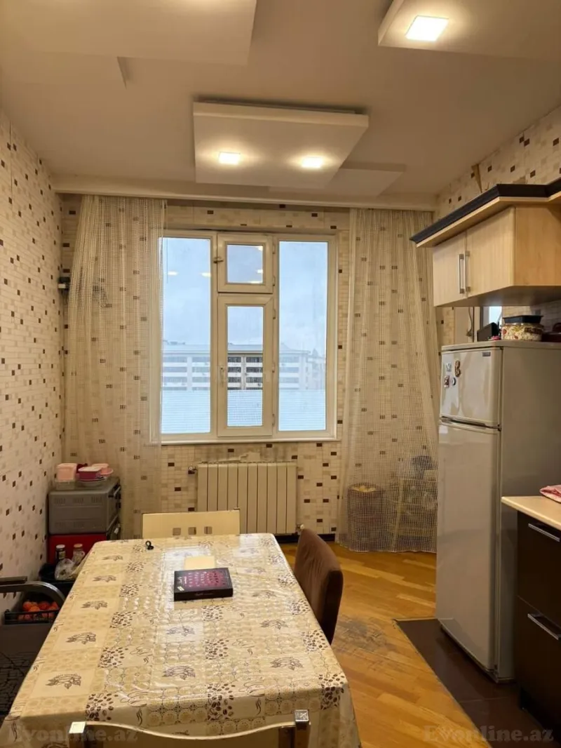 4 otaqlı Mənzil 120 m² 8-ci mikrorayon Kirayə verilir