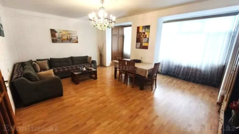 Bakı, Nəsimi r., Memar Əcəmi m., 4-cü mikrorayonda 3 otaqlı mənzil satılır