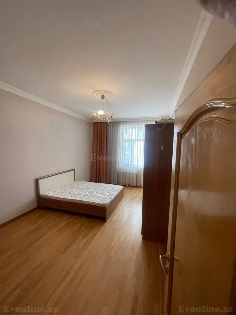 Satılır 4 otaqlı Mənzil Yeni tikili 190 m² Elmlər Akademiyası m. - şəkil 9