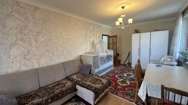 Bakı, Nizami r., Xalqlar Dostluğu m., 8-ci kilometrda 2 otaqlı mənzil satılır