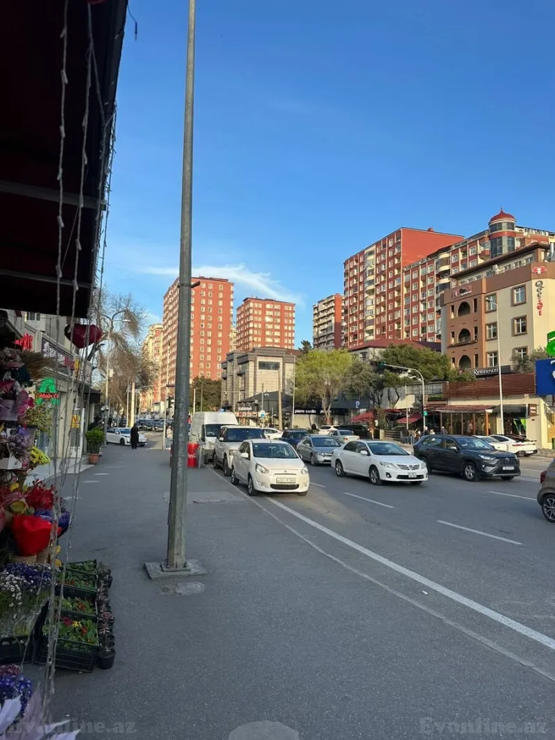 Satılır 2 otaqlı Mənzil Köhnə tikili 70 m² 8-ci mikrorayon - şəkil 3