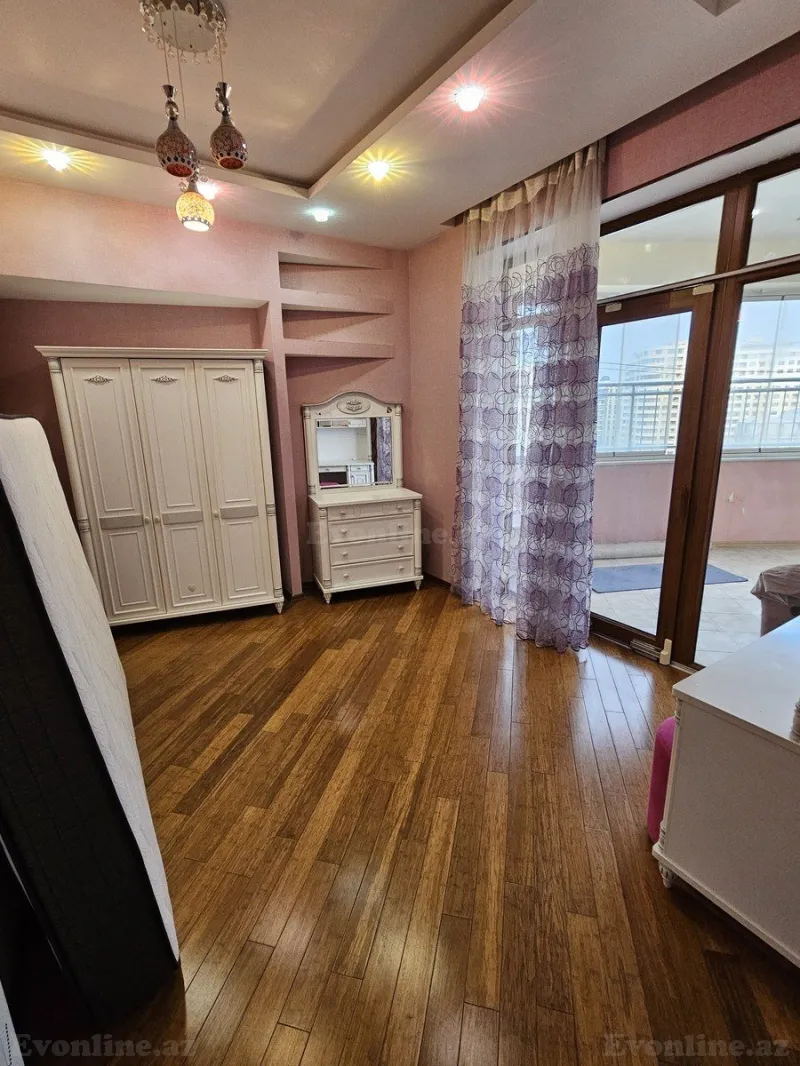 Satılır 4 otaqlı Mənzil Yeni tikili 210 m² Elmlər Akademiyası m. - şəkil 3