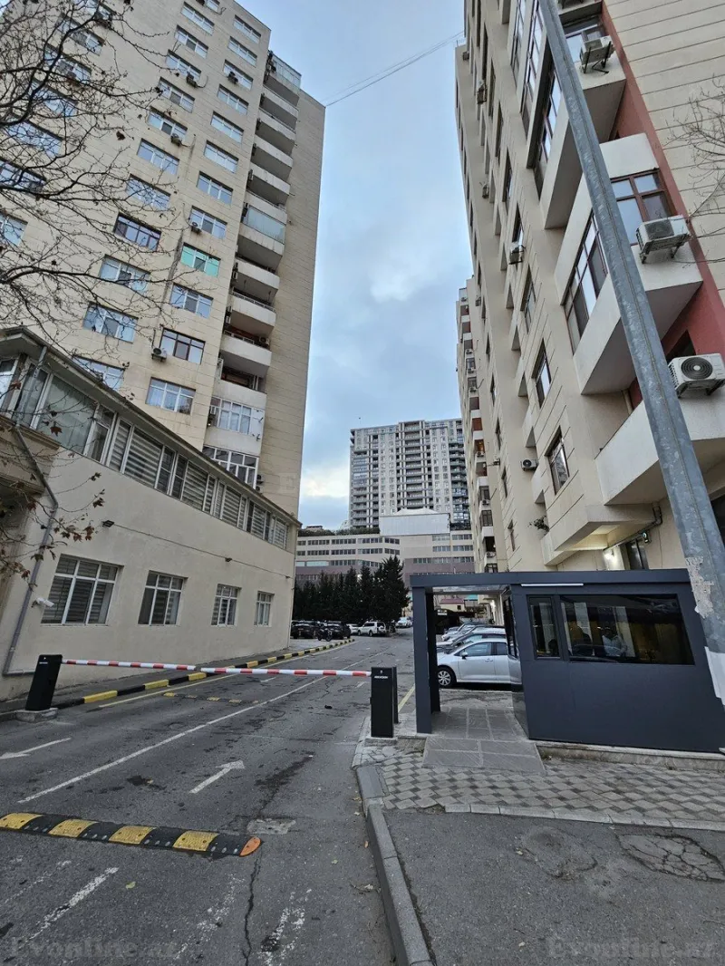 Satılır 4 otaqlı Mənzil Yeni tikili 210 m² Elmlər Akademiyası m. - şəkil 17