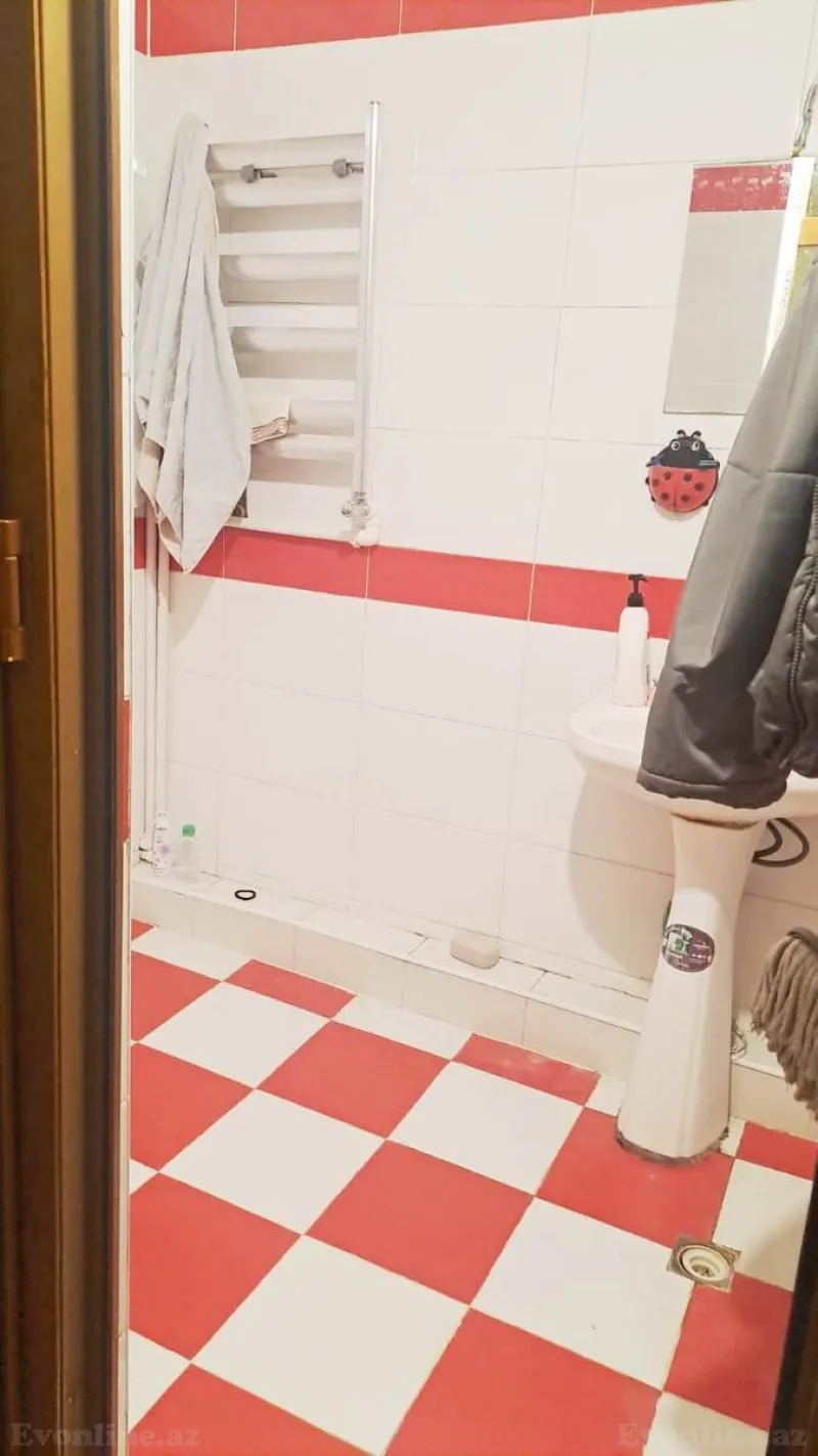 Satılır 3 otaqlı Mənzil Köhnə tikili 90 m² 8-ci mikrorayon - şəkil 3