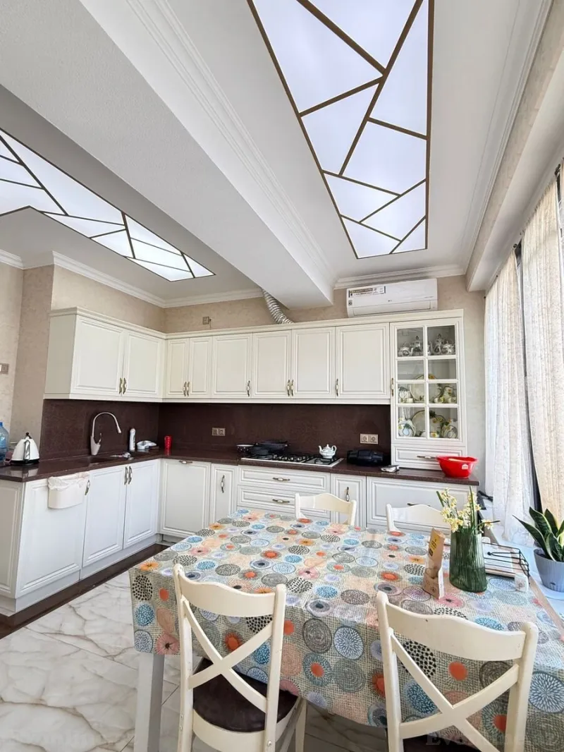 Satılır 4 otaqlı Mənzil Yeni tikili 170 m² 28 May m. - şəkil 3