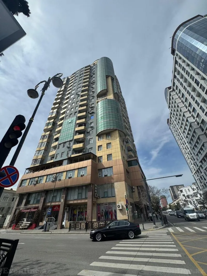 Satılır 4 otaqlı Mənzil Yeni tikili 240 m² Nəsimi r.