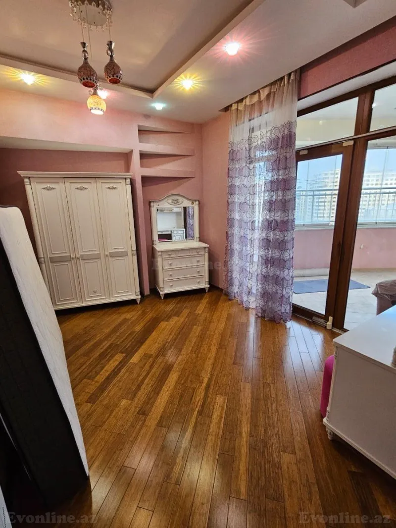 Satılır 4 otaqlı Mənzil Yeni tikili 200 m² Yasamal - şəkil 12