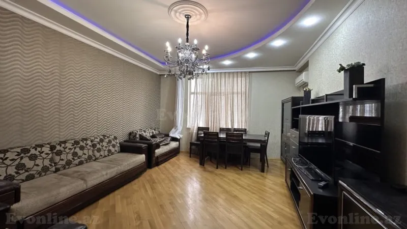 Bakı, Binəqədi r.da 2 otaqlı mənzil satılır