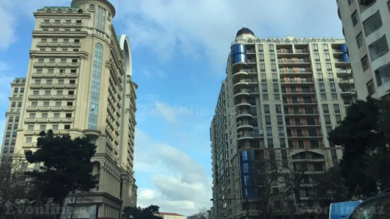 Bakı, Yasamal r., Elmlər Akademiyası m.da 3 otaqlı mənzil satılır