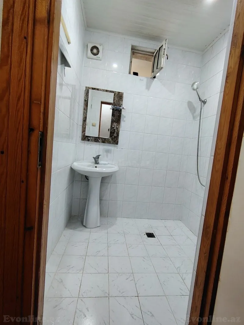 Satılır 3 otaqlı Mənzil Köhnə tikili 75 m² Sabunçu r. - şəkil 2