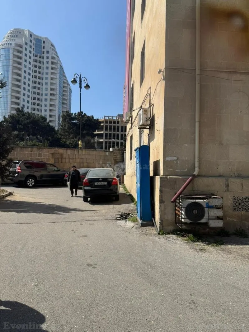 Satılır 1 otaqlı Mənzil Köhnə tikili 50 m² Yasamal - şəkil 13