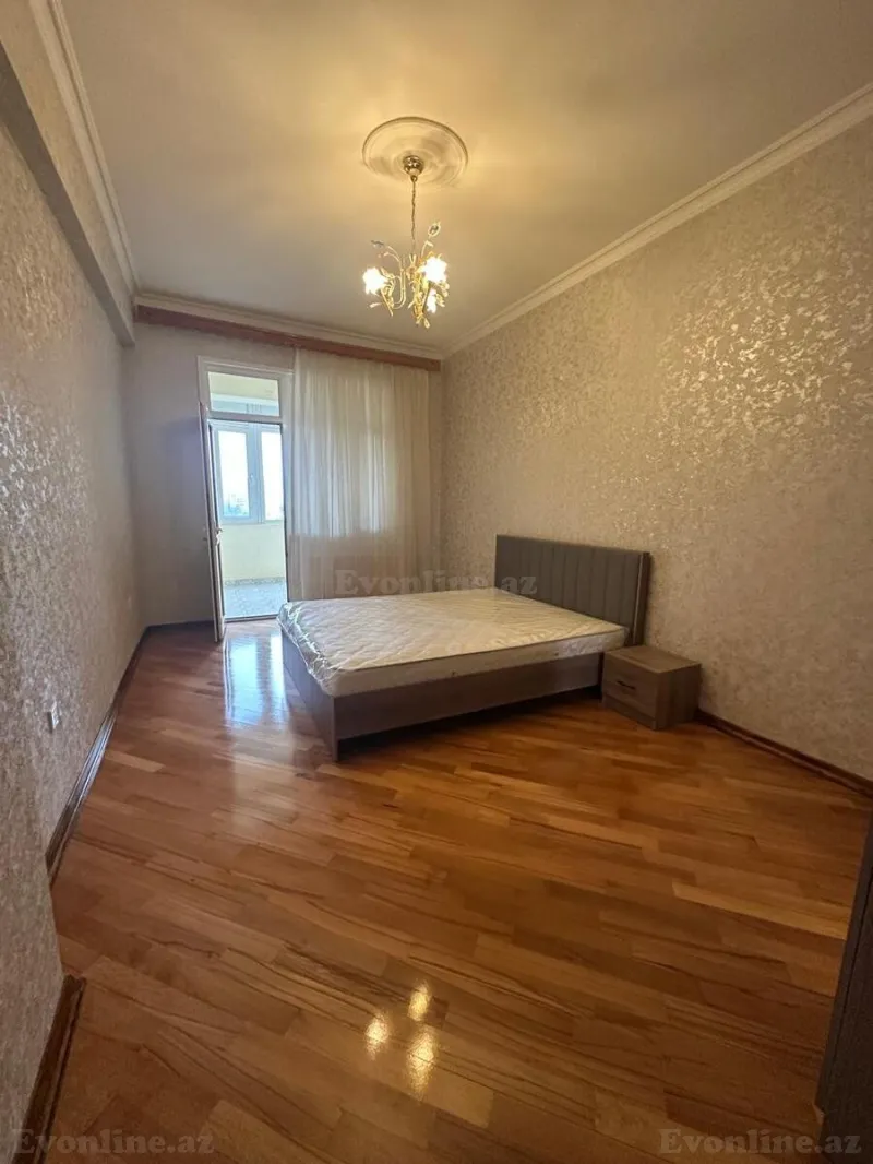 Kirayə verilir 3 otaqlı Mənzil Yeni tikili 135 m² İnşaatçılar m. - şəkil 6