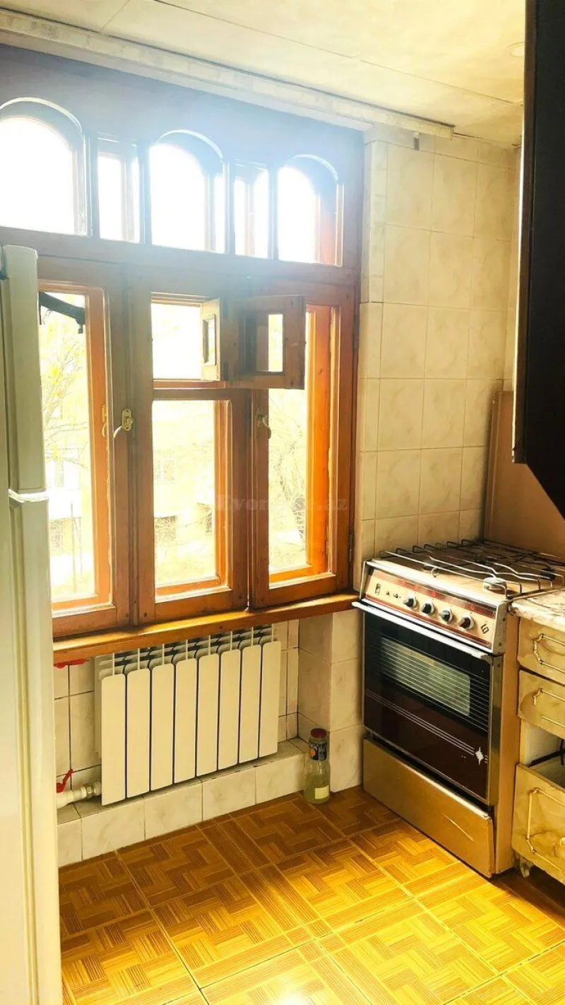 Kirayə verilir 2 otaqlı Mənzil Köhnə tikili 65 m² Neftçilər m. - şəkil 10