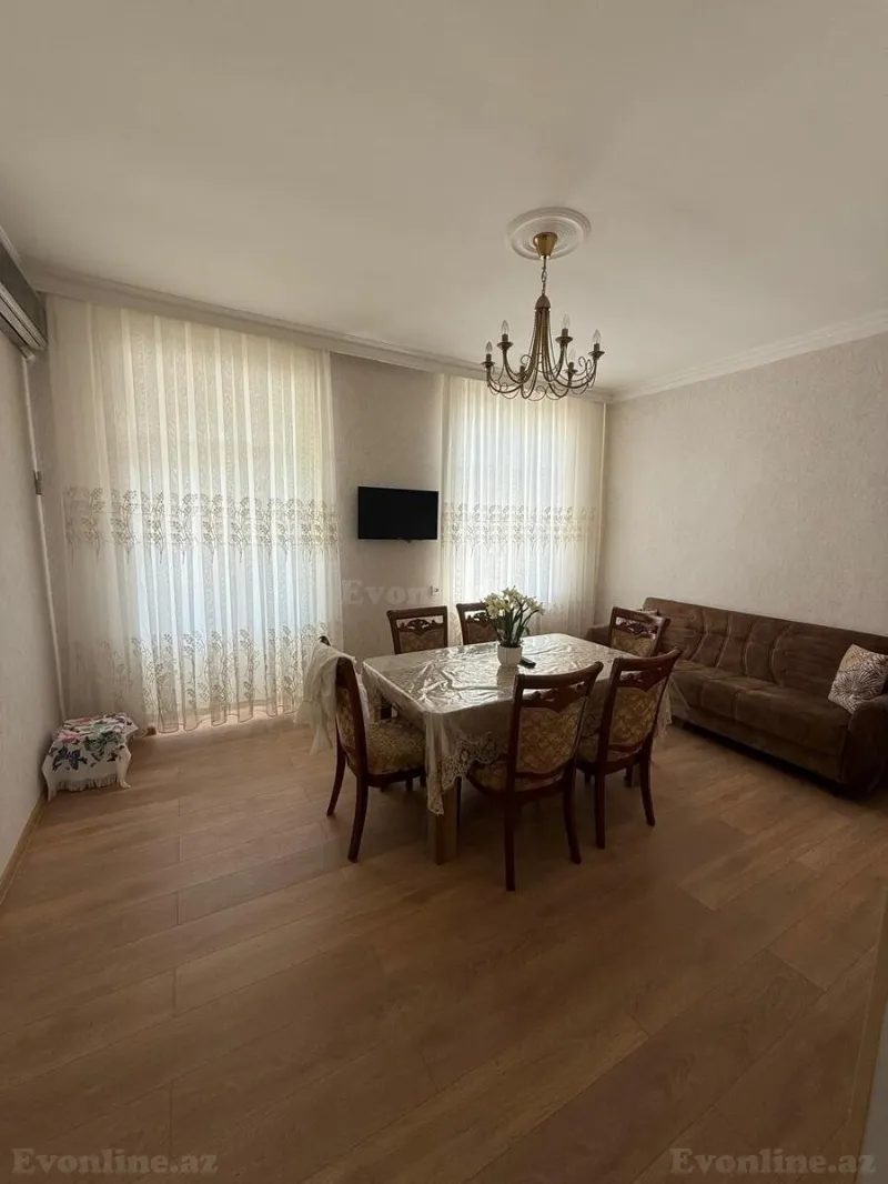 Satılır 2 otaqlı Mənzil Köhnə tikili 65 m² Azadlıq prospekti m.