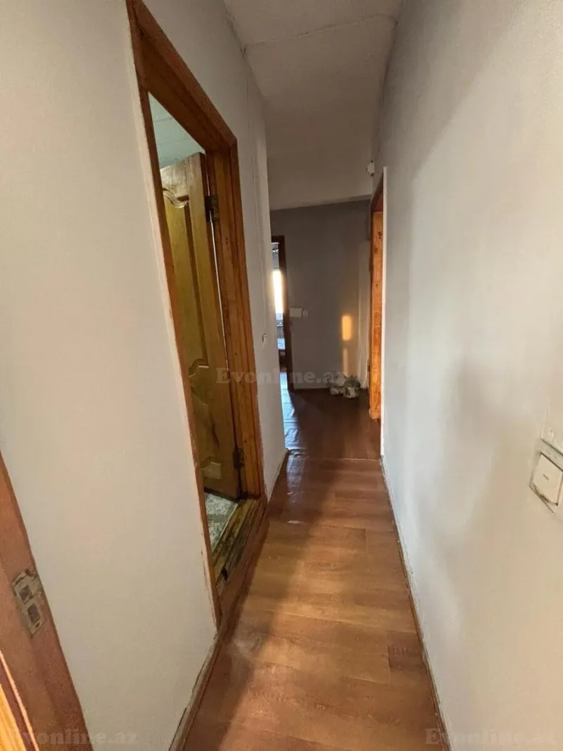 Kirayə verilir 2 otaqlı Mənzil Köhnə tikili 74 m² İnşaatçılar m. - şəkil 2