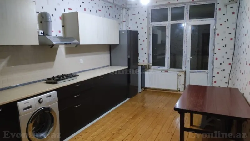4 otaqlı Mənzil 130 m² 8-ci kilometr Kirayə verilir