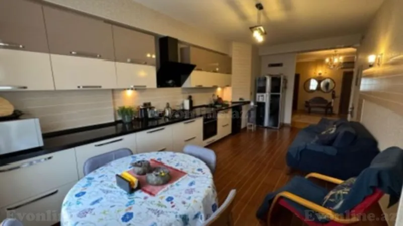 Satılır 4 otaqlı Mənzil Yeni tikili 200 m² Xətai m. - şəkil 9