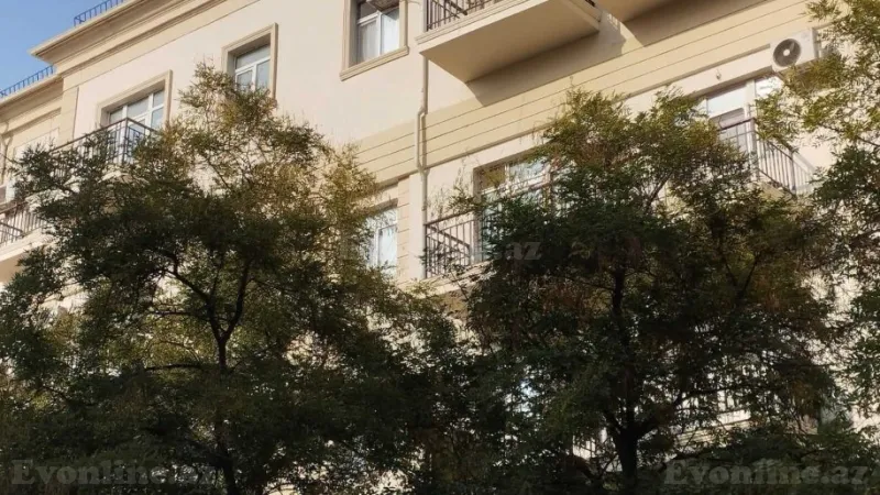 Satılır 4 otaqlı Mənzil Köhnə tikili 140 m² 28 May m. - şəkil 3