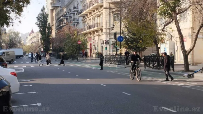 Satılır 4 otaqlı Mənzil Köhnə tikili 140 m² 28 May m. - şəkil 5