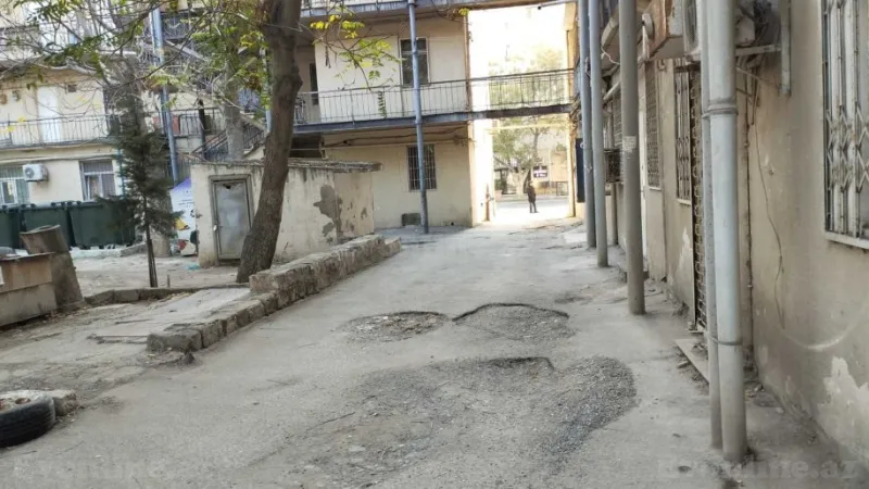 Satılır 4 otaqlı Mənzil Köhnə tikili 140 m² 28 May m. - şəkil 9
