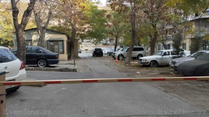 Satılır 4 otaqlı Mənzil Köhnə tikili 140 m² 28 May m. - şəkil 10