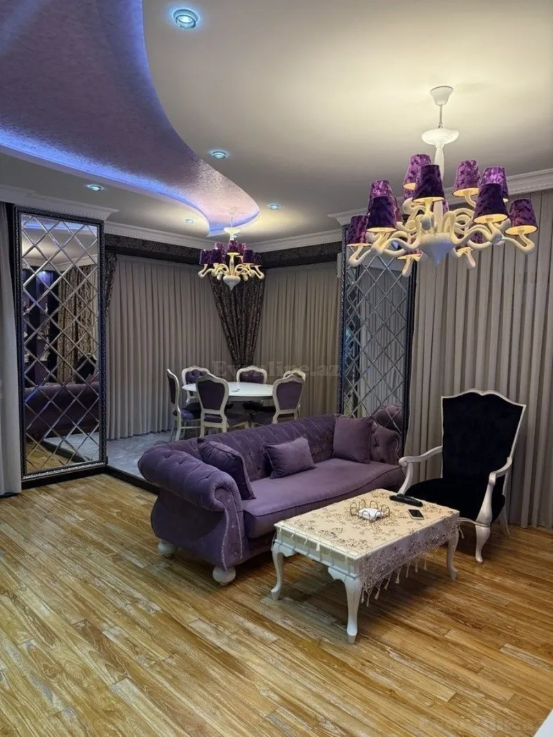 4 otaqlı Mənzil 247 m² Elmlər Akademiyası m. Satılır