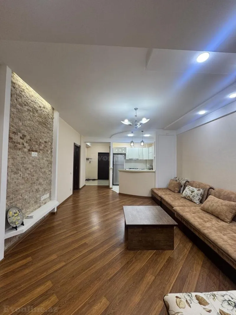 Satılır 2 otaqlı Mənzil Yeni tikili 70 m² Qara Qarayev m. - şəkil 2