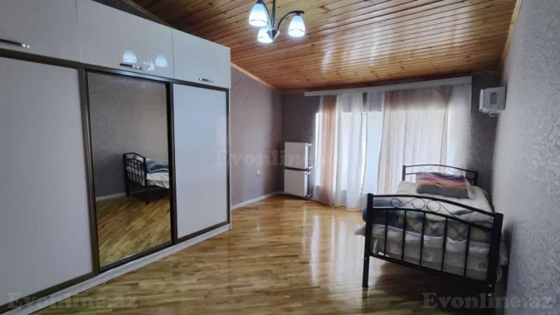 Kirayə verilir 3 otaqlı Mənzil Yeni tikili 130 m² 8 Noyabr m.