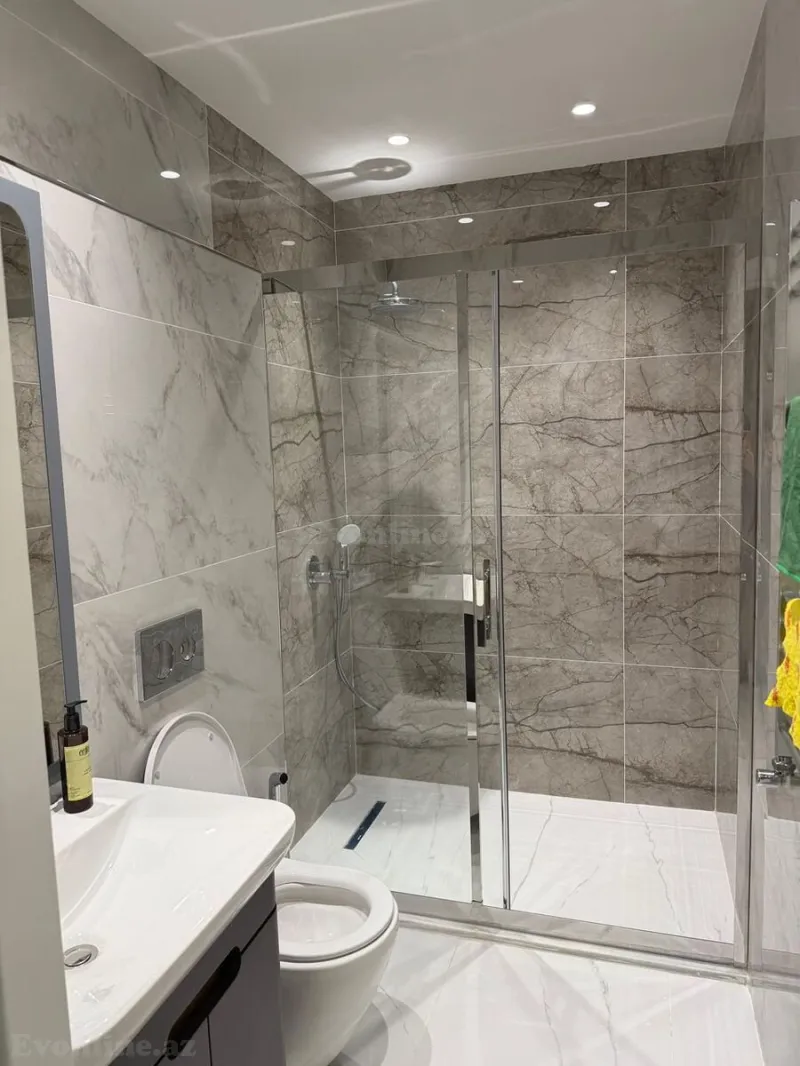 Kirayə verilir 3 otaqlı Mənzil Yeni tikili 80 m² İnşaatçılar m. - şəkil 24