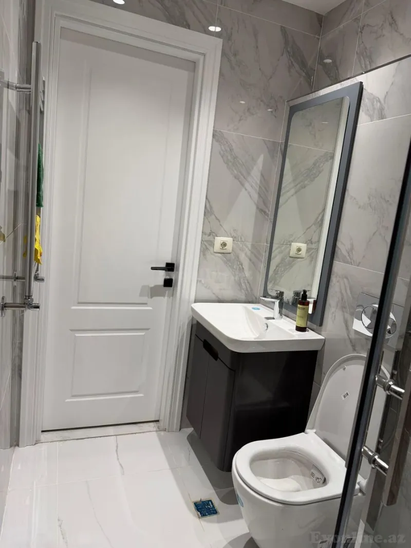 Kirayə verilir 3 otaqlı Mənzil Yeni tikili 80 m² İnşaatçılar m. - şəkil 25