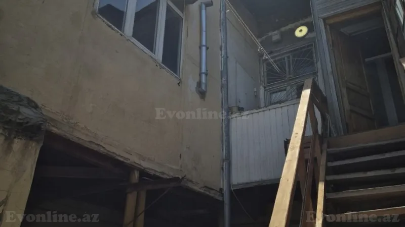 Satılır 2 otaqlı Mənzil Köhnə tikili 74 m² İçərişəhər m. - şəkil 2