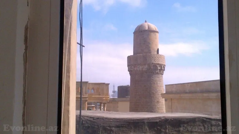 Satılır 2 otaqlı Mənzil Köhnə tikili 74 m² İçərişəhər m. - şəkil 3