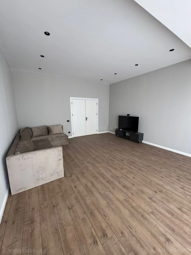 Bakı, Nərimanov r., Koroğlu m.da 2 otaqlı mənzil satılır