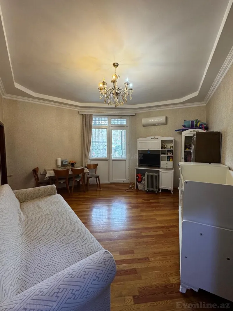 Satılır 2 otaqlı Mənzil Köhnə tikili 35 m² Yasamal