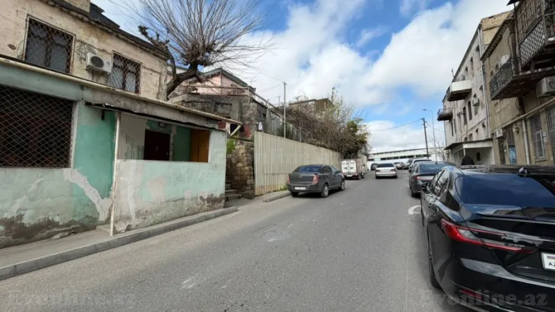 Bakı, Nəsimi r., 28 May m.da 3 otaqlı mənzil satılır