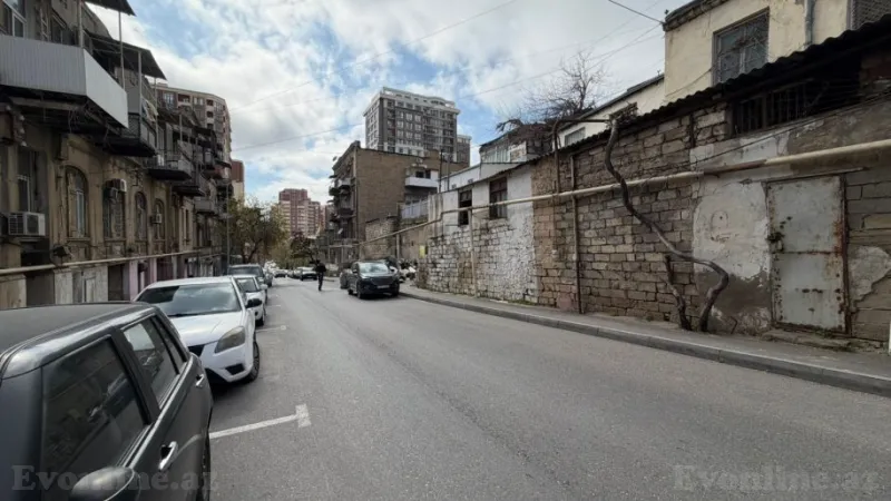 Satılır 3 otaqlı Mənzil Köhnə tikili 90 m² 28 May m. - şəkil 2