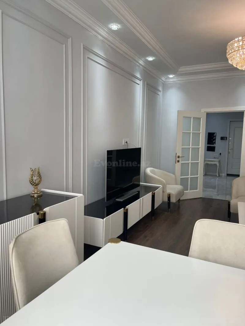 Satılır 2 otaqlı Mənzil Yeni tikili 110 m² 8 Noyabr m. - şəkil 2