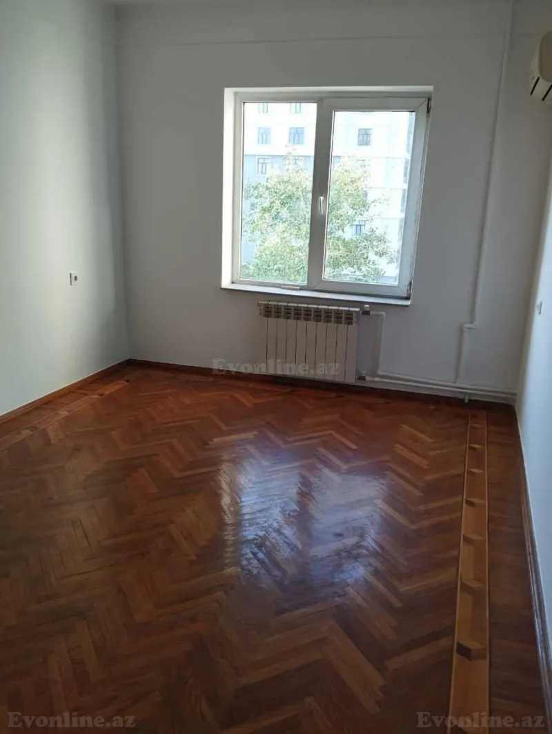 Satılır 3 otaqlı Mənzil Köhnə tikili 90 m² Xalqlar Dostluğu m.