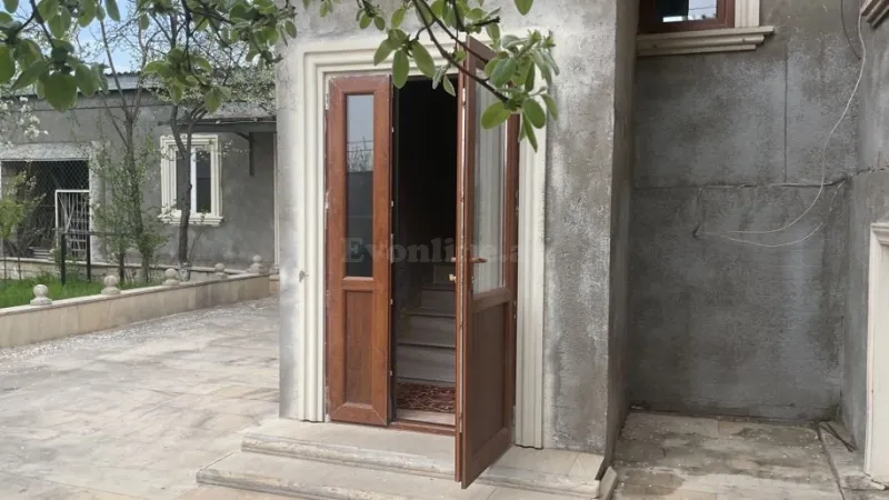 Qusarda 5 otaqlı həyət evi satılır