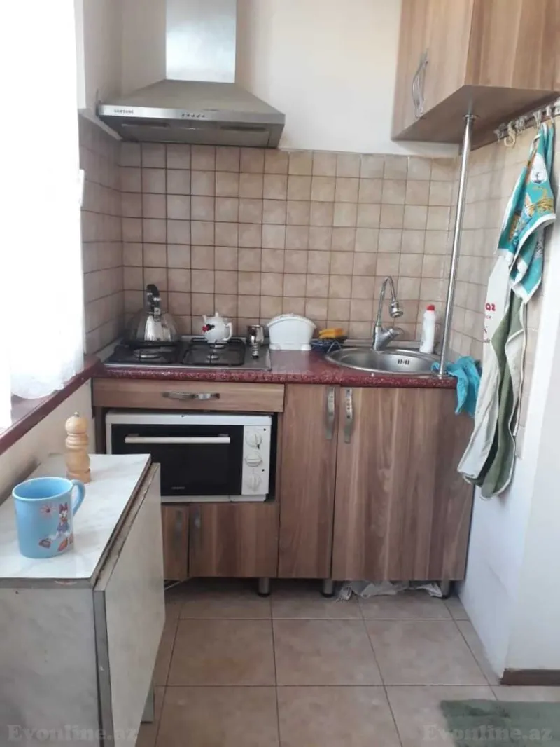 2 otaqlı Mənzil 40 m² İnşaatçılar m. Satılır