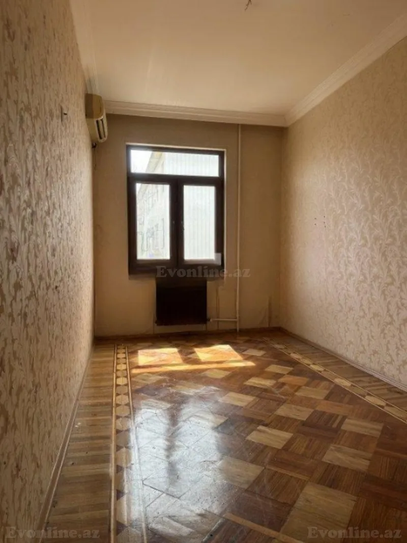 Satılır 3 otaqlı Mənzil Köhnə tikili 75 m² Gənclik m. - şəkil 4