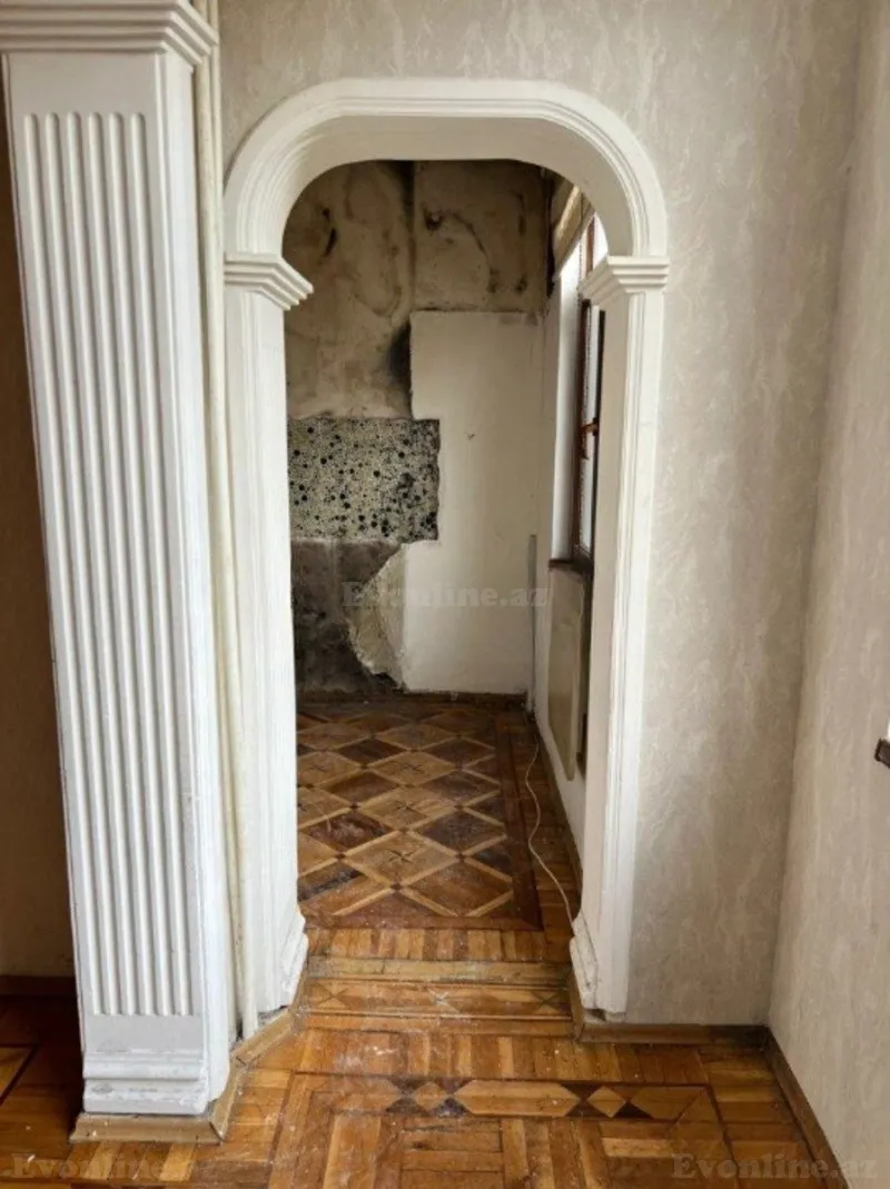 Satılır 3 otaqlı Mənzil Köhnə tikili 75 m² Gənclik m. - şəkil 6