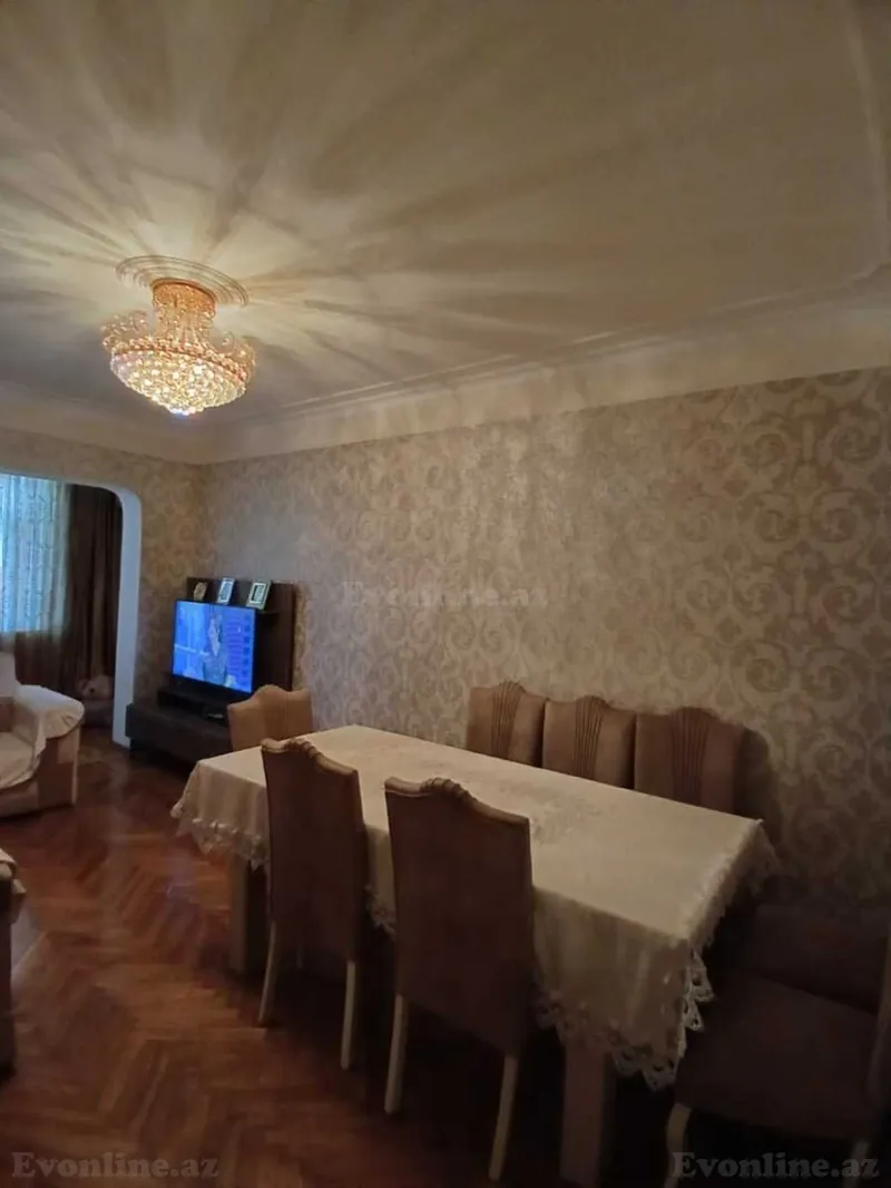 Satılır 4 otaqlı Mənzil Köhnə tikili 115 m² Azadlıq prospekti m. - şəkil 2