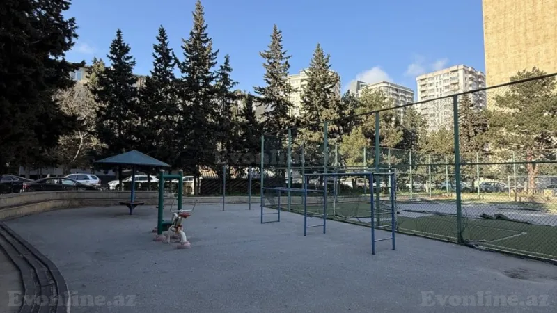 Satılır 2 otaqlı Mənzil Köhnə tikili 60 m² Elmlər Akademiyası m. - şəkil 2