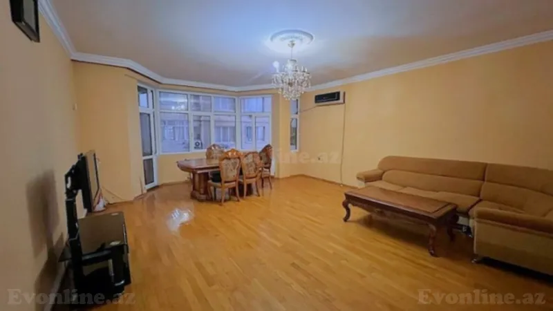 3 otaqlı Mənzil 140 m² 8 Noyabr m. Satılır