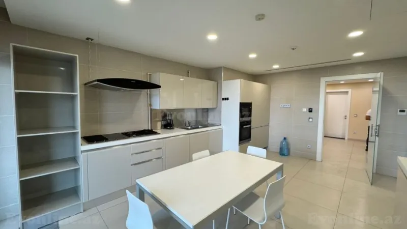 Kirayə verilir 4 otaqlı Mənzil Yeni tikili 352 m² İçərişəhər m. - şəkil 10