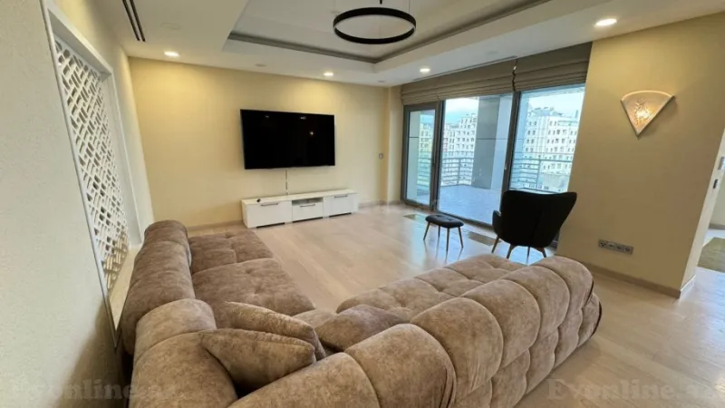 Kirayə verilir 4 otaqlı Mənzil Yeni tikili 352 m² İçərişəhər m. - şəkil 11