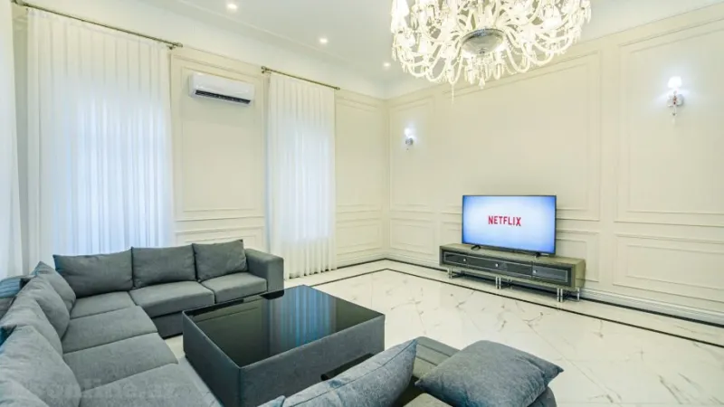 Kirayə verilir 5 otaqlı Mənzil Yeni tikili 250 m² Sahil m. - şəkil 3